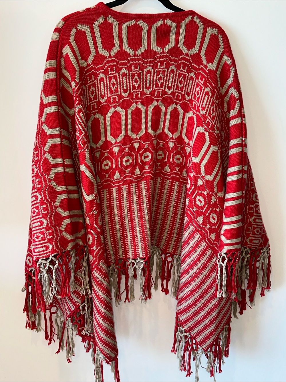 Aplaca collections - Red Patterned Fringe Sweater Poncho - Unknown Brand - Picture 8 of 11